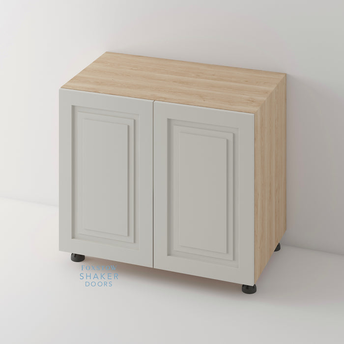 Painted, Stepped Panel Shaker Kitchen Door and Natural Oak Cabinet
